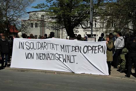 Kundgebung-gegen-rechte-Gewalt468 Solidaritätskundgebung vor dem Greifswalder Amtsgericht