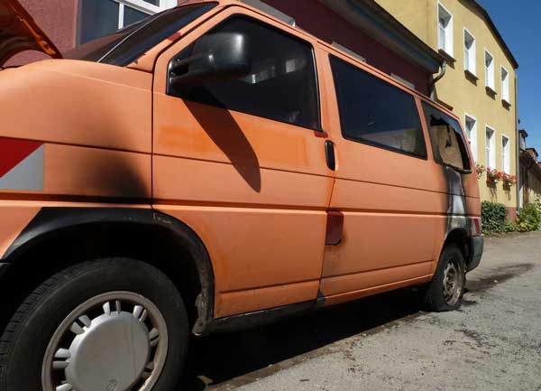 Auto nach Brandstiftung in Greifswald brandanschlag auto greifswald