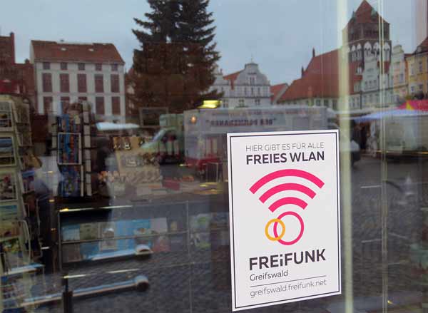 Kostenloses WLAN auf dem Greifswalder Marktplatz freifunk greifswald rathaus wlan