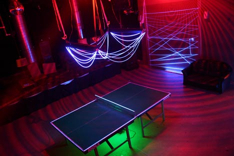 schwarzlichttischtennis-2011 schwarzlicht tischtennis ikuwo