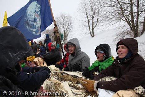 Ulrike Berger blockiert Castor in Lubmin Ulrike Berger blockiert Castor
