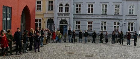 menschenkette-fischmarkt-antiakw anti-akw.menschenkette