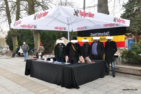 Burschenschaft Markomannia vor der Mensa am Schießwall Burschenschaft Markomannia, Mensa, Schießwall