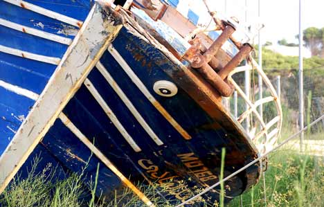 lampedusa lampeduza boat