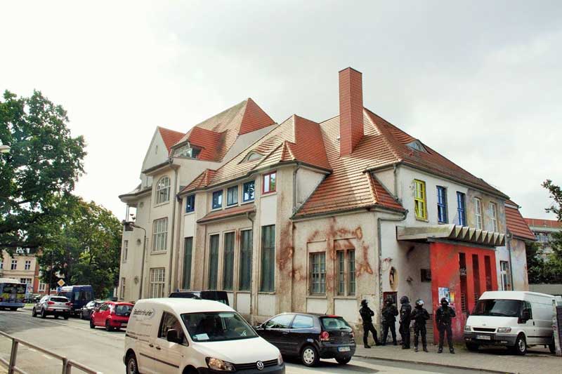 Hausdurchsuchung IKUWO
